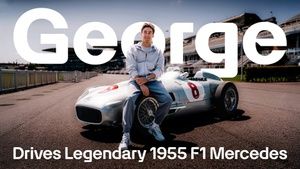 George Drives the 1955 British Grand Prix Winning Mercedes F1 Car